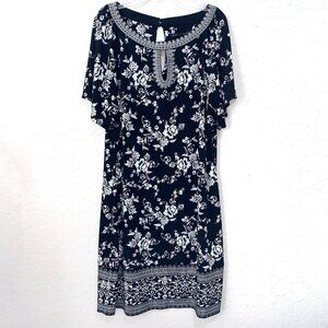 White House Black‎ Market dress Womens Larrge Embroidered Neckline Office Date